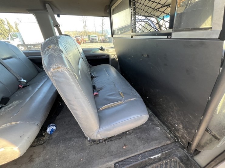 2011-ford-e350-image-21