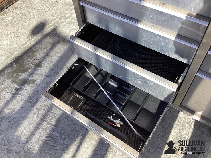 craftsman-tool-chest-box-w/misc-tools-image-15