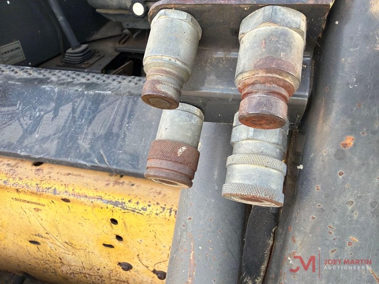 2006-new-holland-c185-image-6