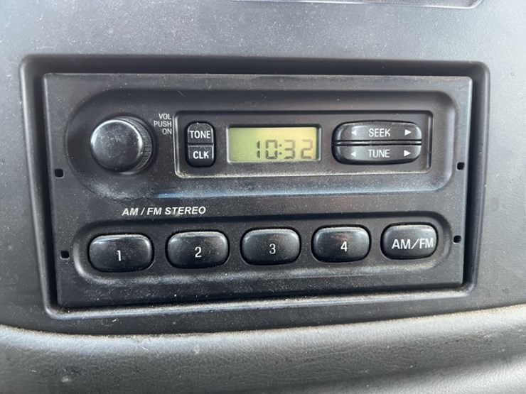 2006-ford-e350-image-26