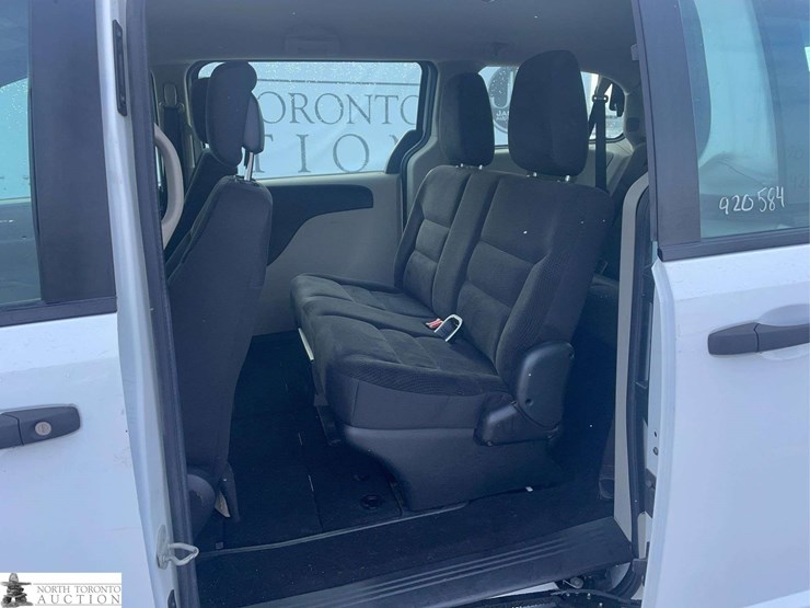 2020-dodge-grand-caravan-se-image-27