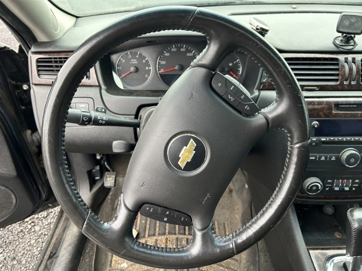 2013-chevrolet-impala-ltz-sedan-image-18