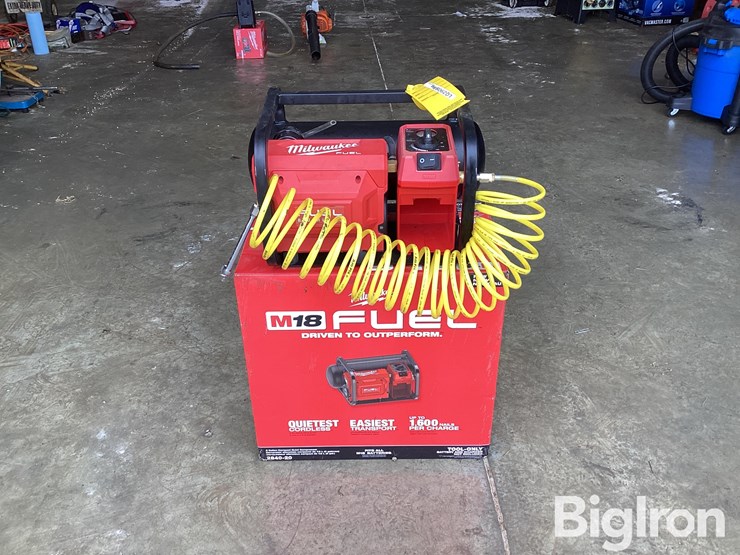 milwaukee-m18-air-compressor-image-2