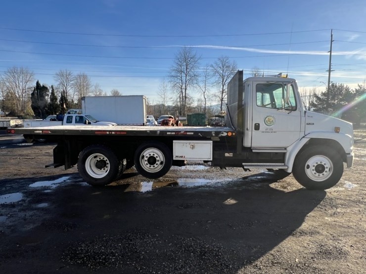 2002-freightliner-fl80-image-3