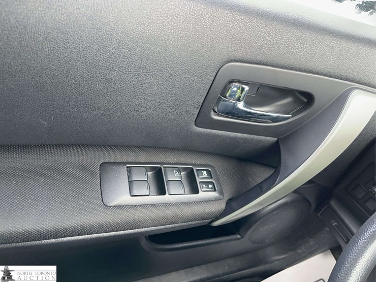 2013-nissan-rogue-image-26