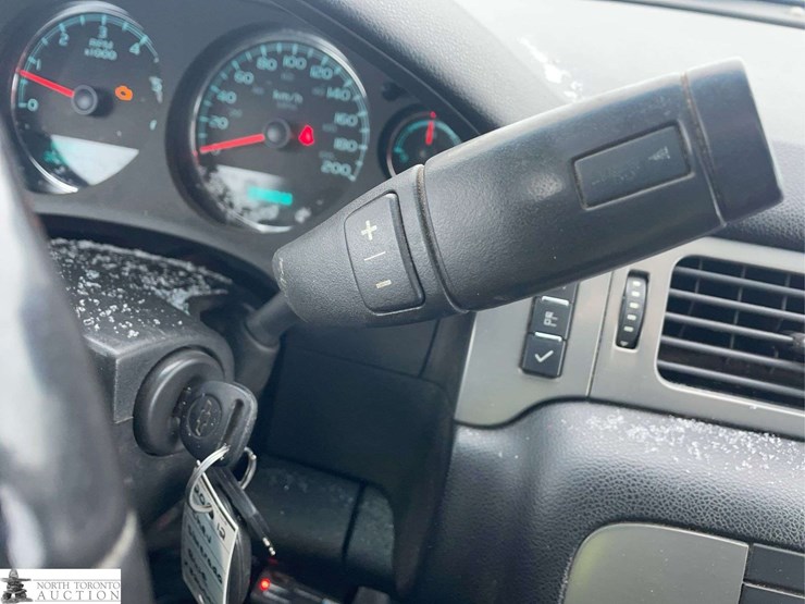 2012-chevrolet-silverado-1500-image-17