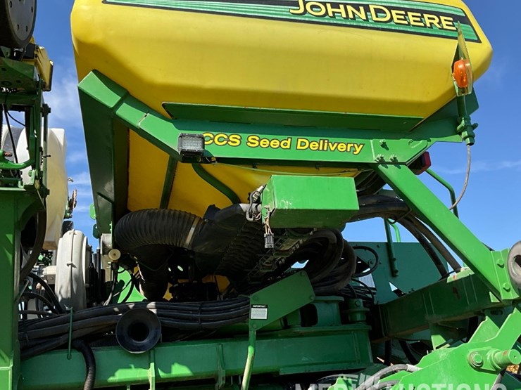 john-deere-1790-image-21