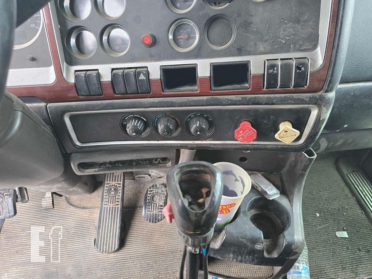 kenworth-t600-image-12