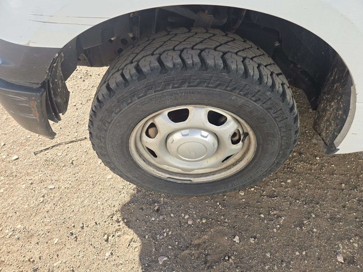 2020-ford-f150-xl-image-8