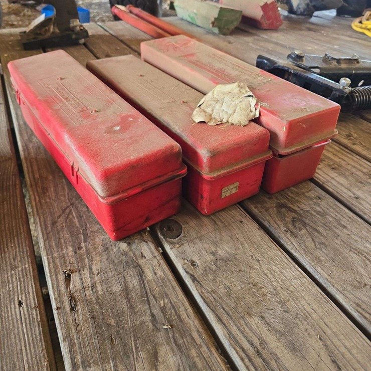 2 triangle flare kits