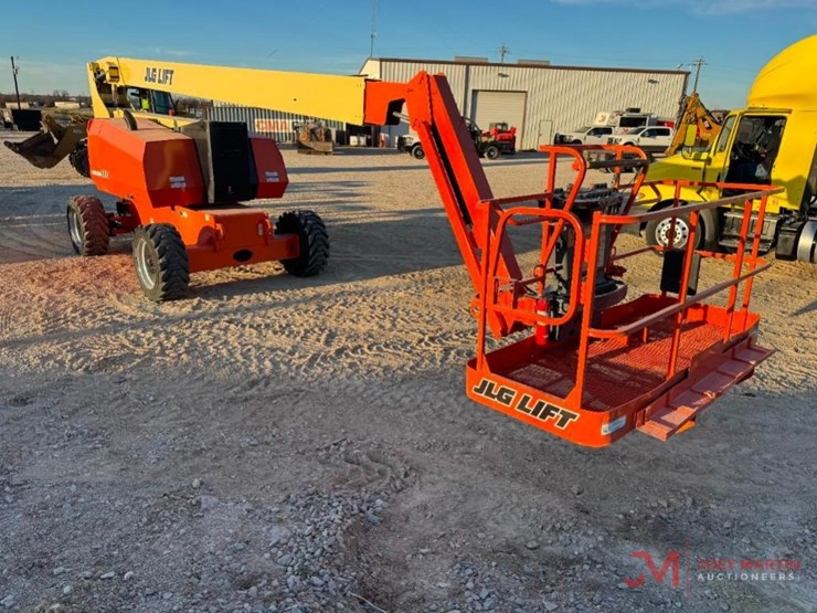 2014-jlg-800aj-image-3