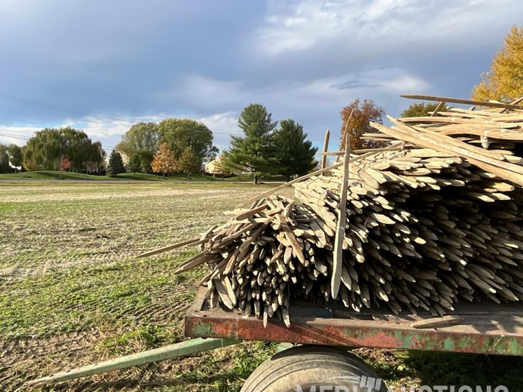 hay-rack-on-john-deere-running-gear-image-12