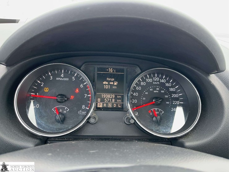 2013-nissan-rogue-image-18