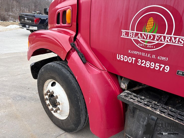 2001-sterling-lt7501-image-14