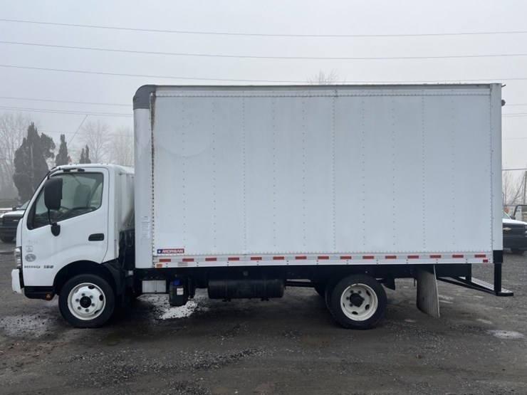 2020-hino-195-image-7