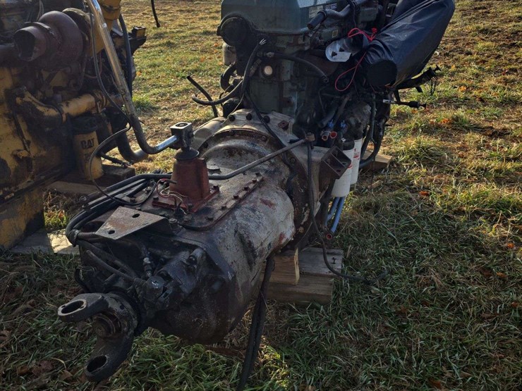 detroit-diesel-series-60-motor,-112.7-liter,-eaton-transmission-10-speed,-motor-is-good,-clutch-out-of-transmission-image-5