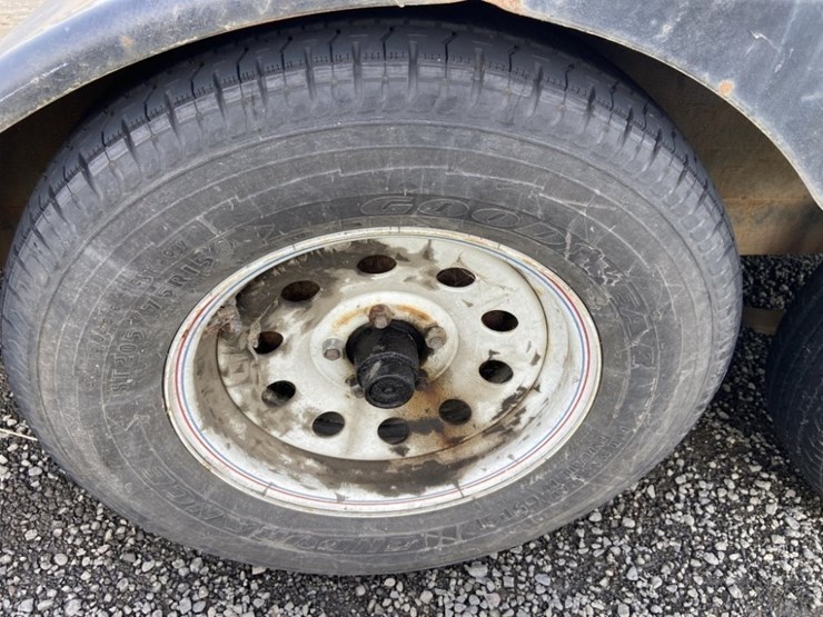 2005-fox-18'-t/a-tilt-deck-equipment-trailer-image-12