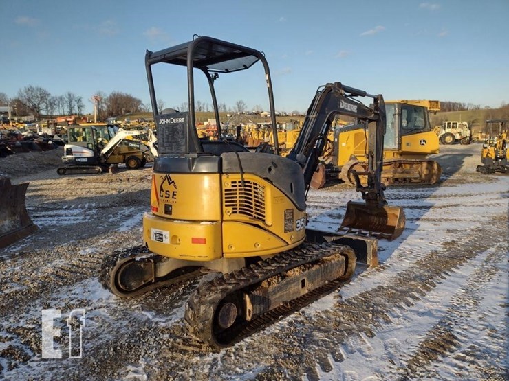 2013-deere-35d-image-47