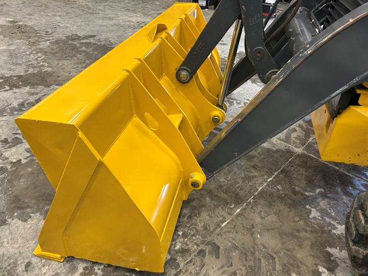 2021-deere-310sl-hl-image-34