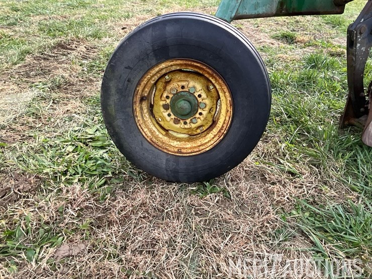 john-deere-2700-image-32