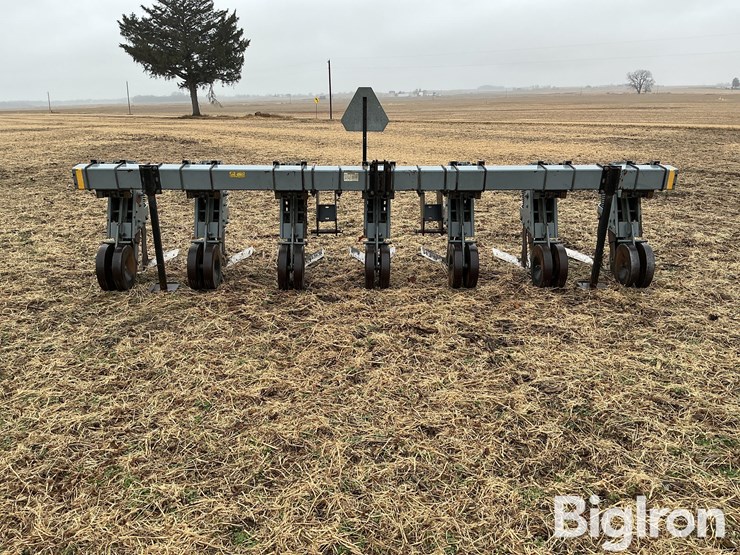 hiniker-6-row-3-pt-30”-cultivator-image-2