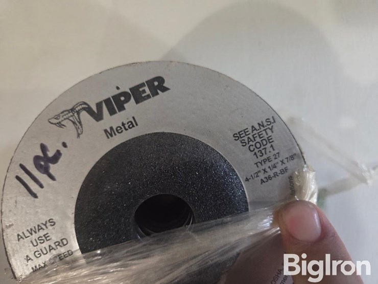 milwaukee-4-1/2"-grinder-image-10