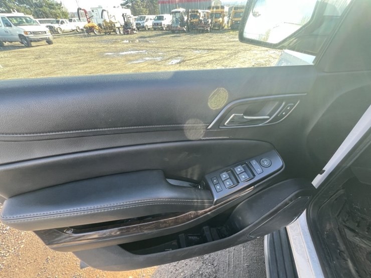 2018-chevrolet-tahoe-image-25