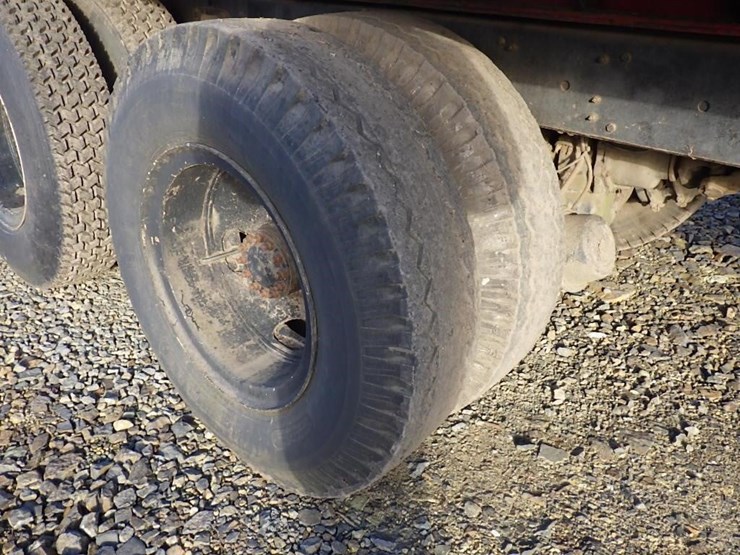 1977-gmc-6500-23'-t/a-flatbed-truck-image-23