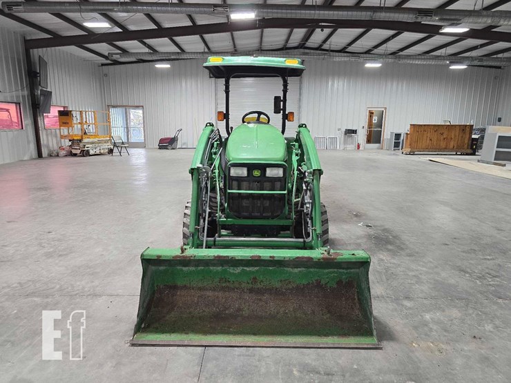 john-deere-3320-image-7