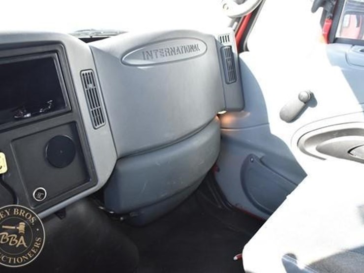 2007-international-durastar-4300-image-45