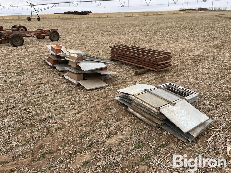 hog-farrow-crates-image-1