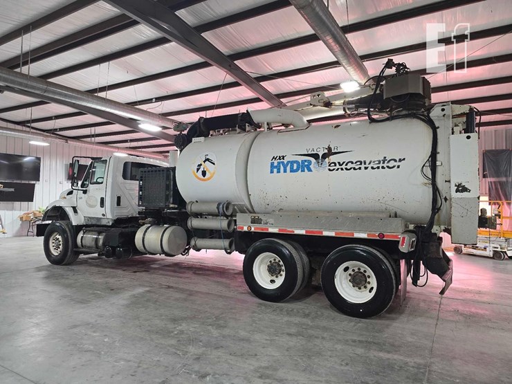 2007-international-7600-image-4