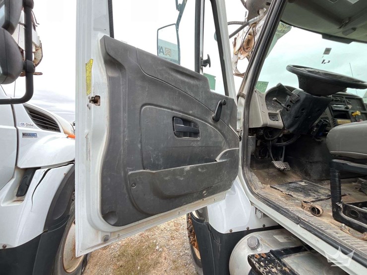 2012-international-workstar-7300-image-6