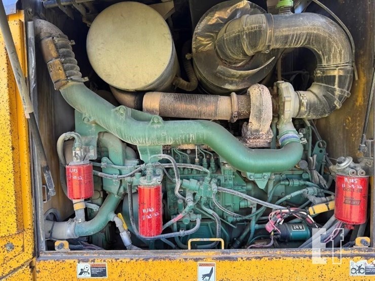 2003-volvo-g746b-image-25