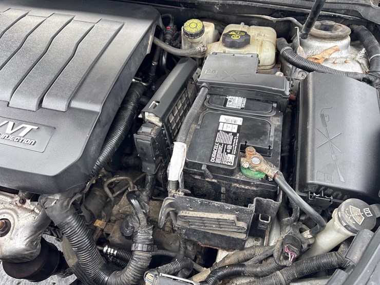 #1114-•-2010-buick-lacrosse-passenger-car-image-9