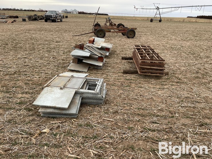 hog-farrow-crates-image-8