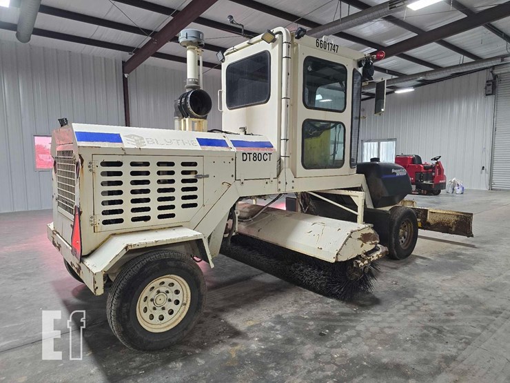 2013-superior-broom-dt80ct-image-4