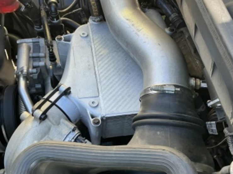 2011-international-7600-image-17