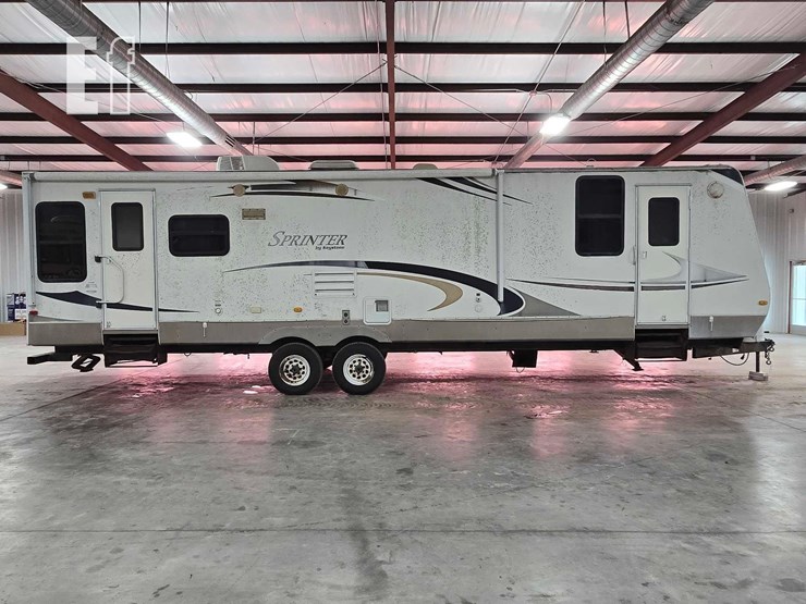 2010-keystone-rv-co-sprinter-310kbs-image-6