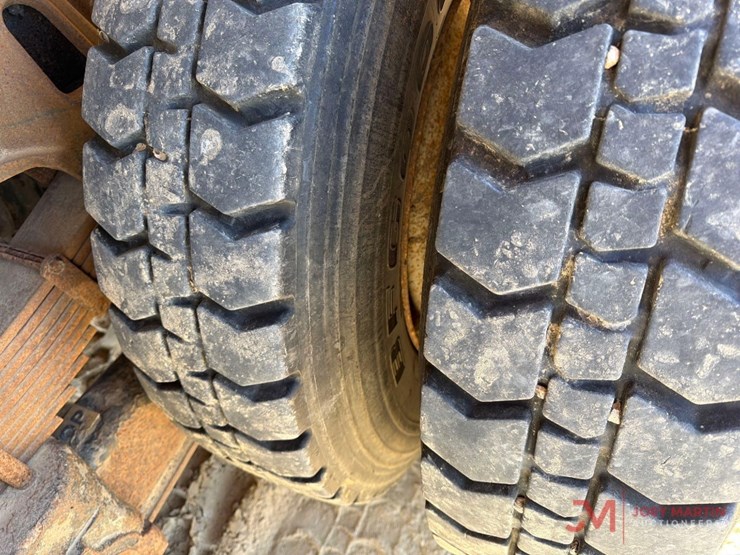 2008-international-7400-image-14