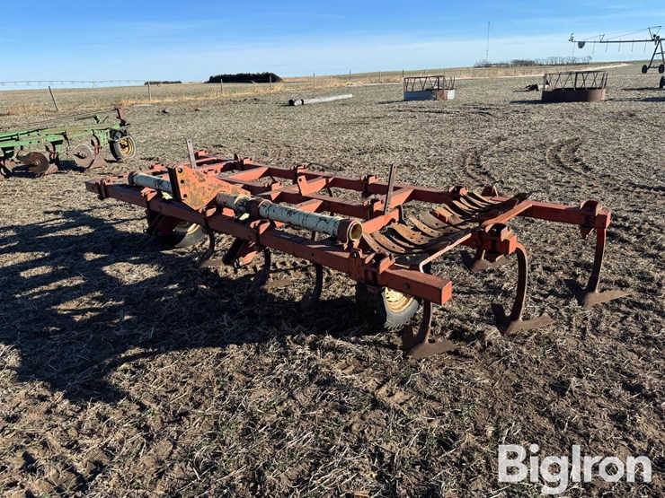 15'-3-pt-chisel-plow-image-1