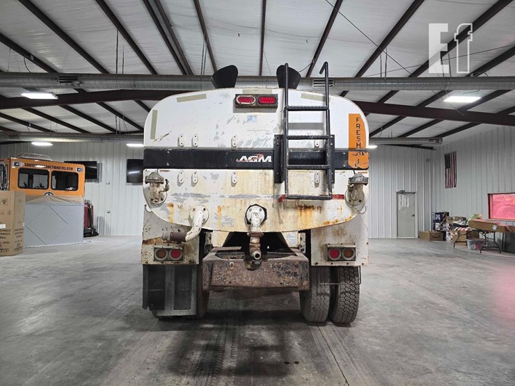 1995-ford-la9000-image-8