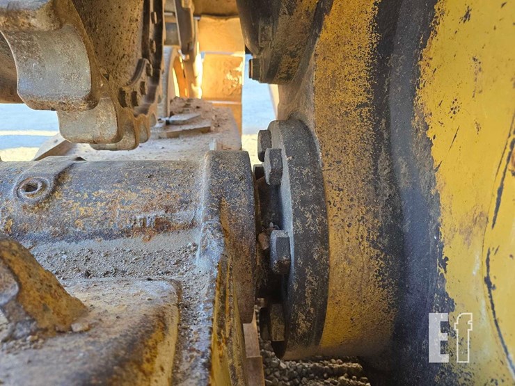 2007-caterpillar-d6r-image-29