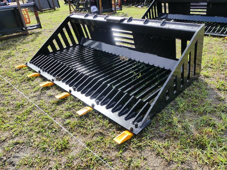 giyi-rb66-quick-attach-66"-rock-bucket-image-2