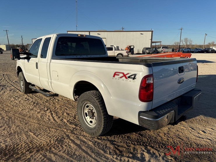 2015-ford-f250-xl-image-3