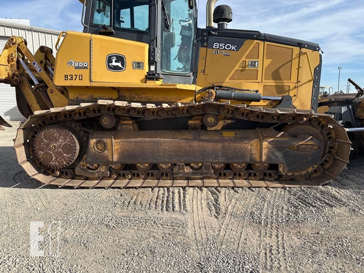 2012-deere-850k-xlt-image-33