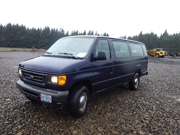 2003-ford-e350-image-1