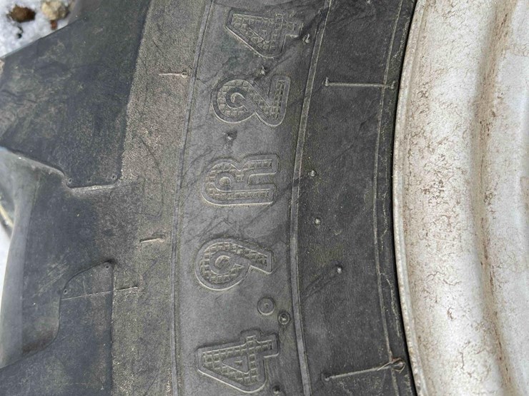 2014-case-farmall-115u-tractor-image-55