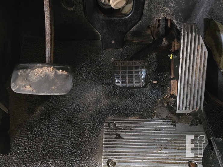 2006-mack-vision-cxn613-image-13