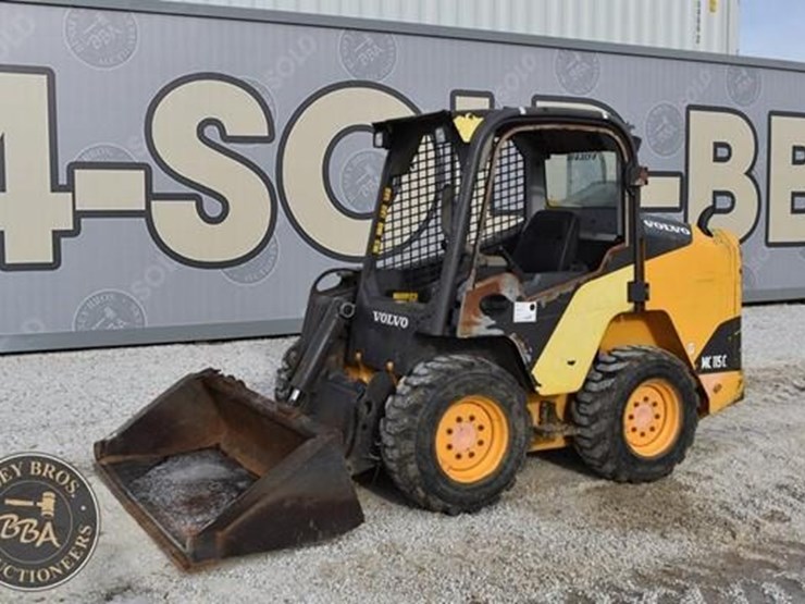 2011-volvo-mc115c-image-24